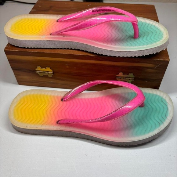 Kids Flip Flops Thong Sandals Sz 4-4.5 Rainbow Ombre Glitter Straps Girls Summer - Picture 2 of 5